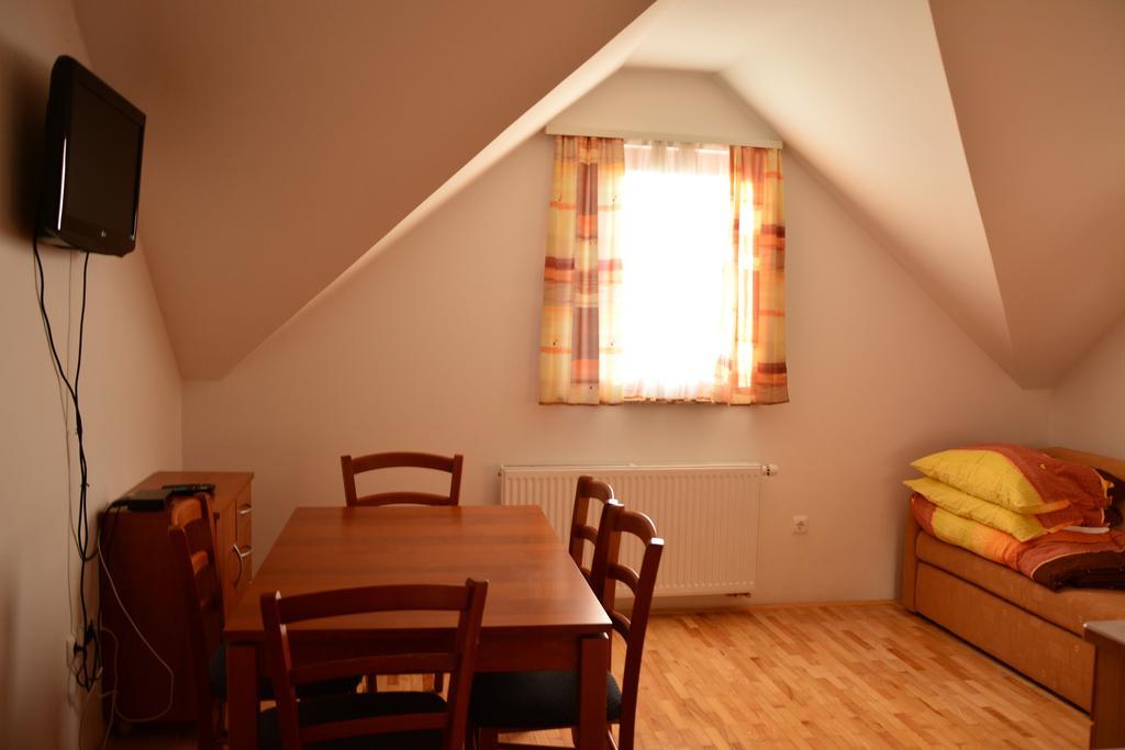 Apartments Gatej Церкно Экстерьер фото
